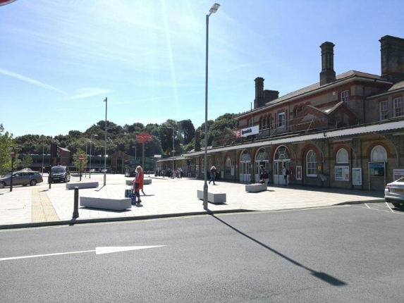 ipswich station exterior