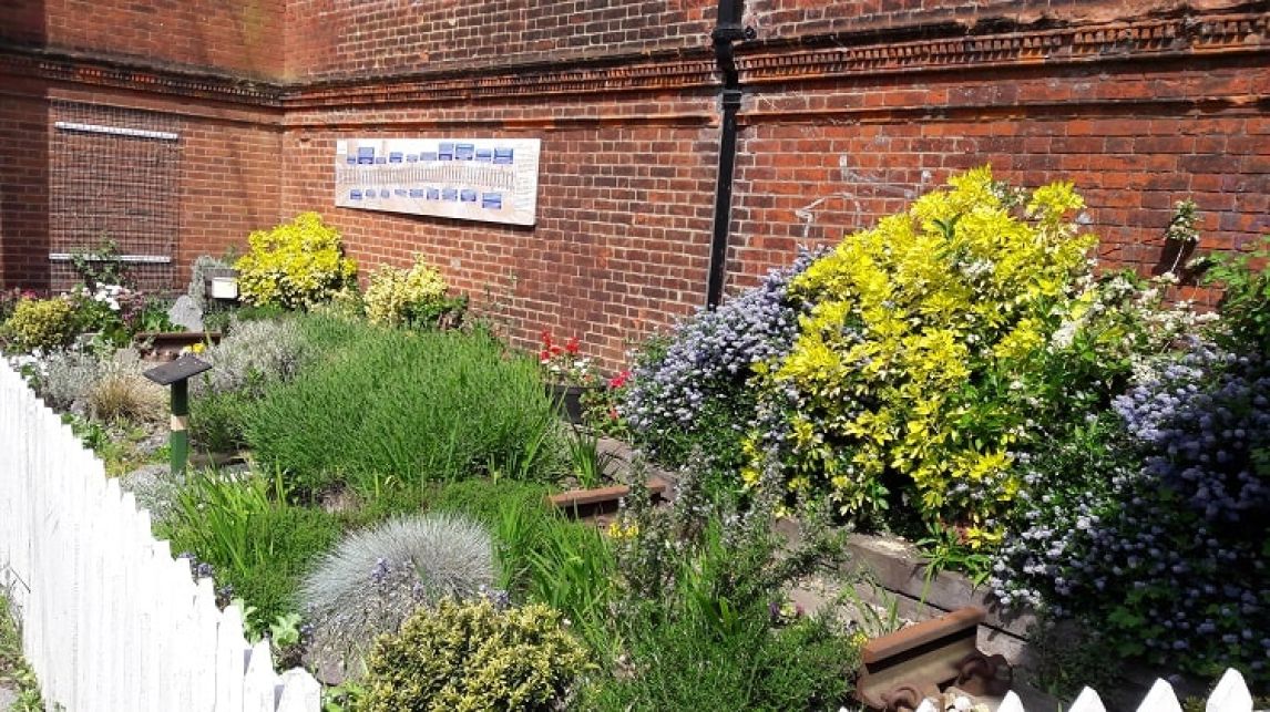 Shelford station garden